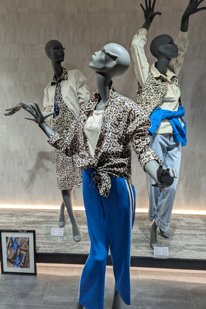 Etalage, collectie lente zomer, februari 2025