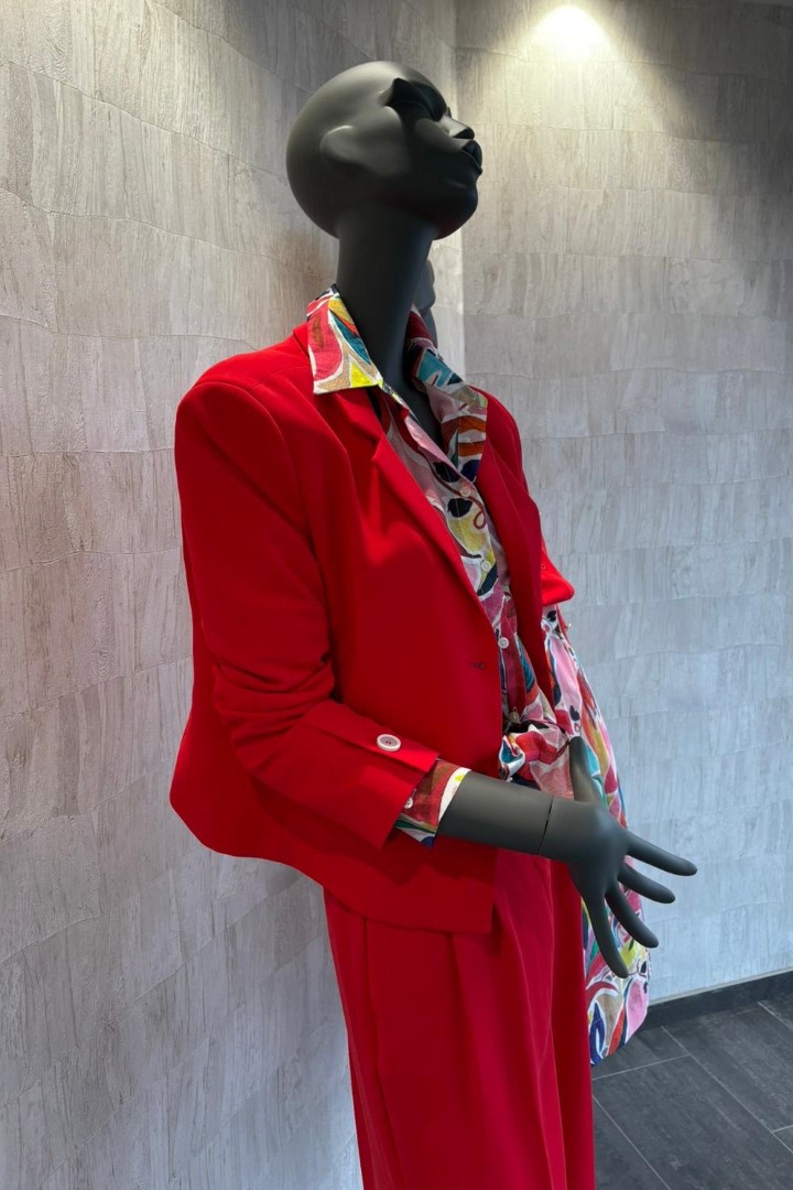 Etalage, collectie lente zomer, februari 2025