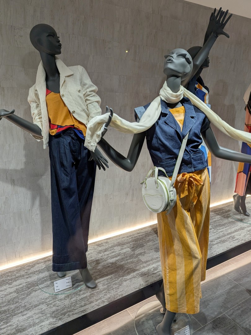 Etalage, collectie lente zomer 2025